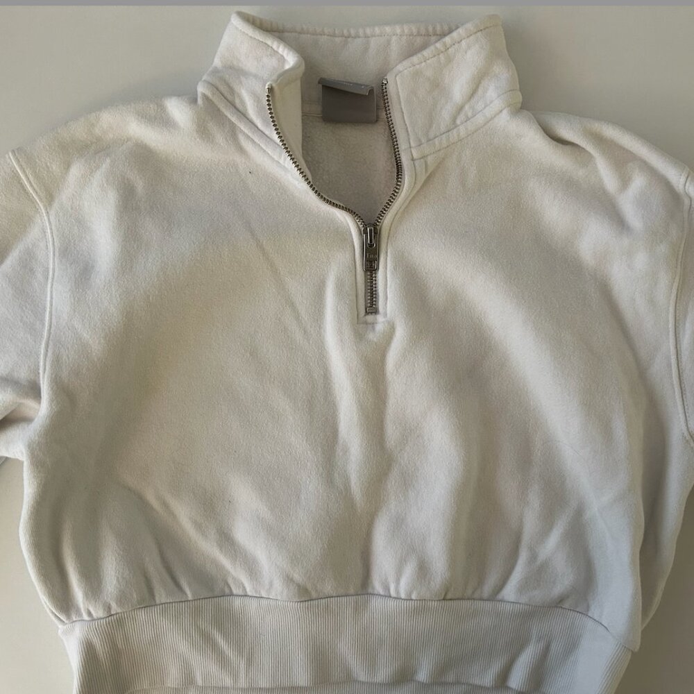 Aritzia TNA White Quarterzip Sweatshirt,  Size Small